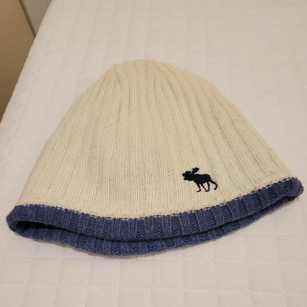 Abercrombie & Fitch Reversible Beanie Cream Blue Striped Moose Logo Hat Winter